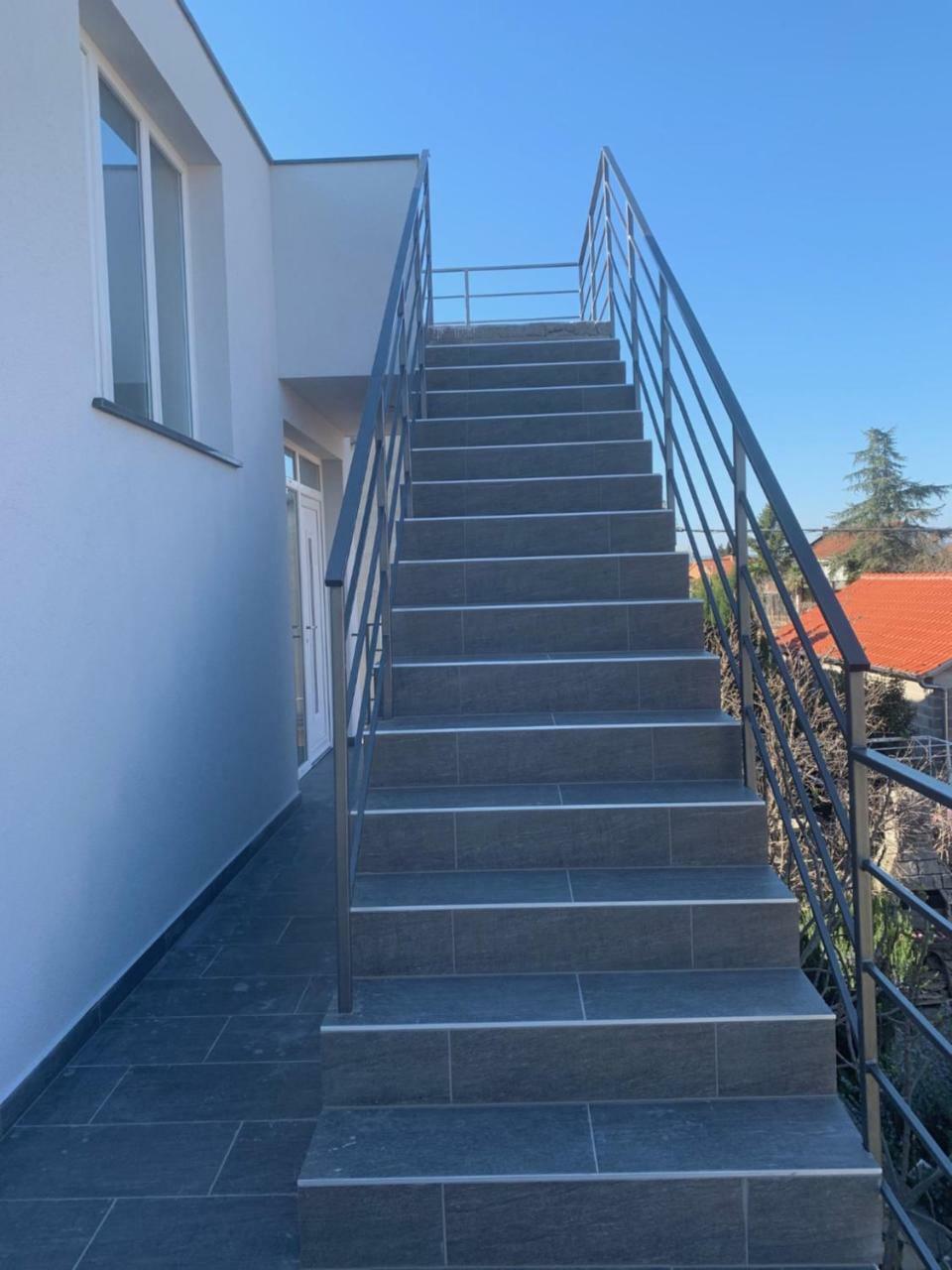 שיבניק Modern Apartments Day מראה חיצוני תמונה
