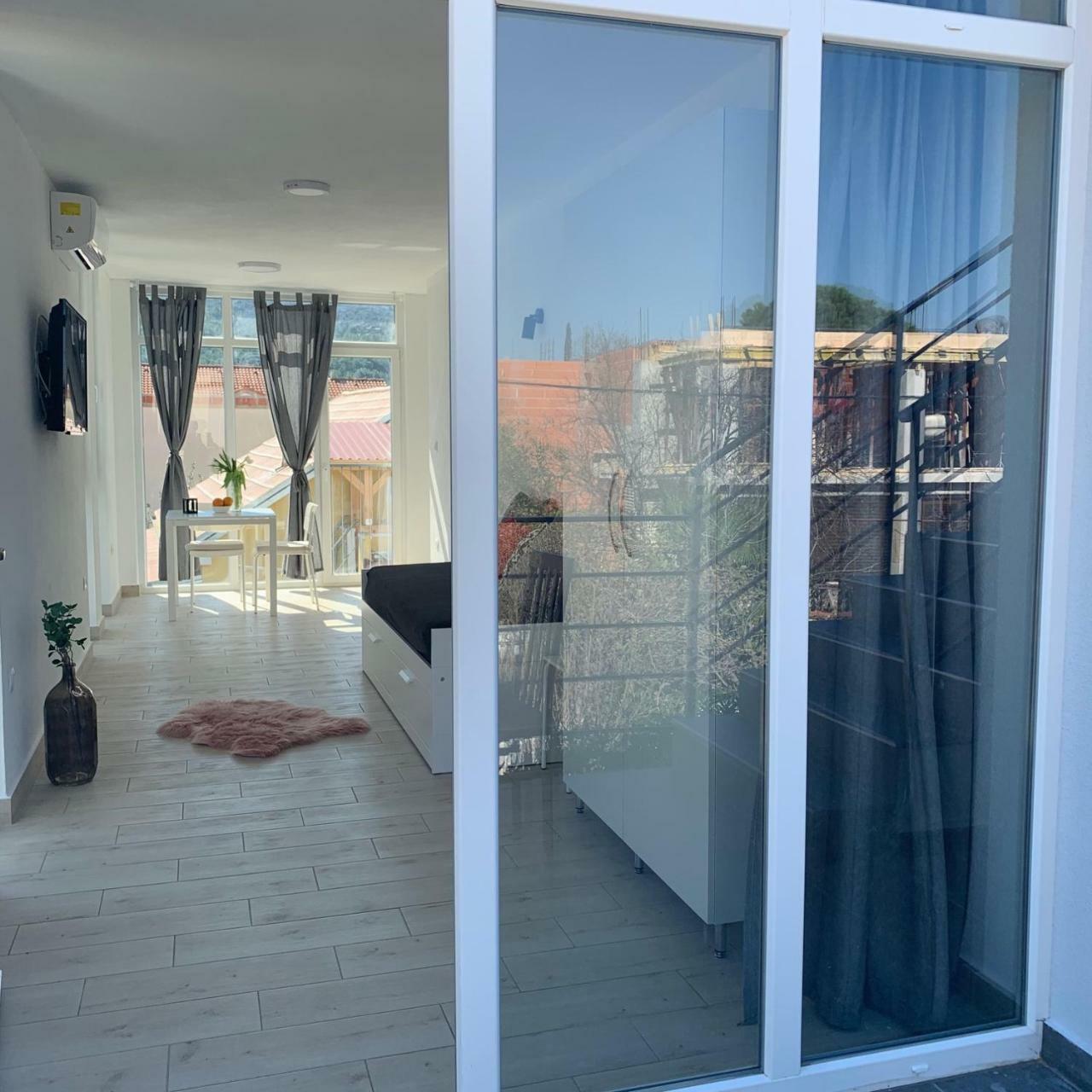 שיבניק Modern Apartments Day מראה חיצוני תמונה