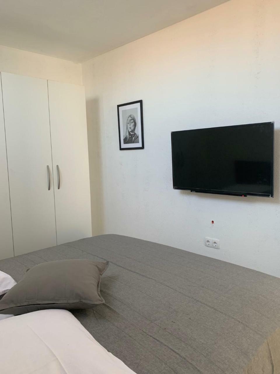 שיבניק Modern Apartments Day מראה חיצוני תמונה