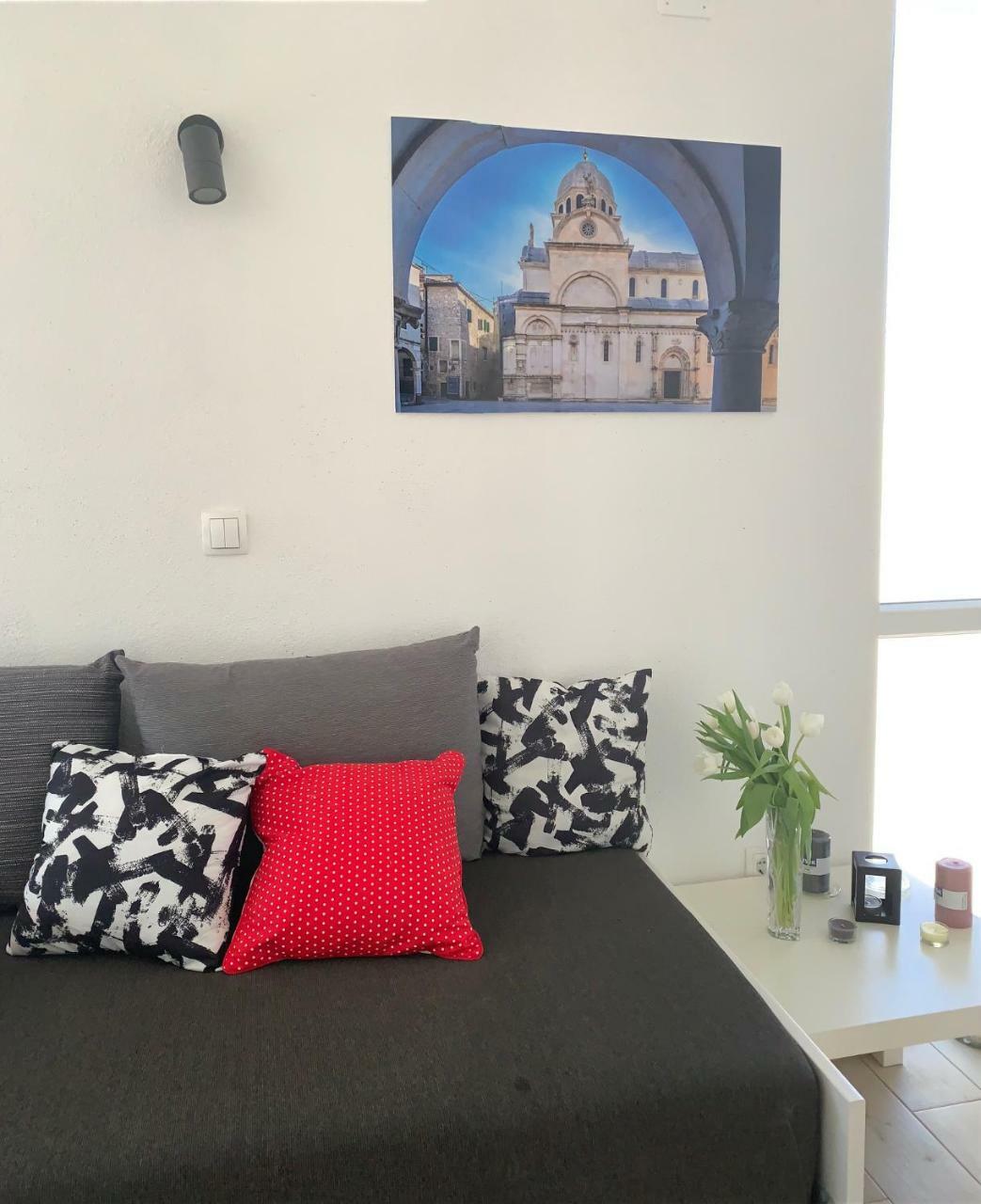 שיבניק Modern Apartments Day מראה חיצוני תמונה