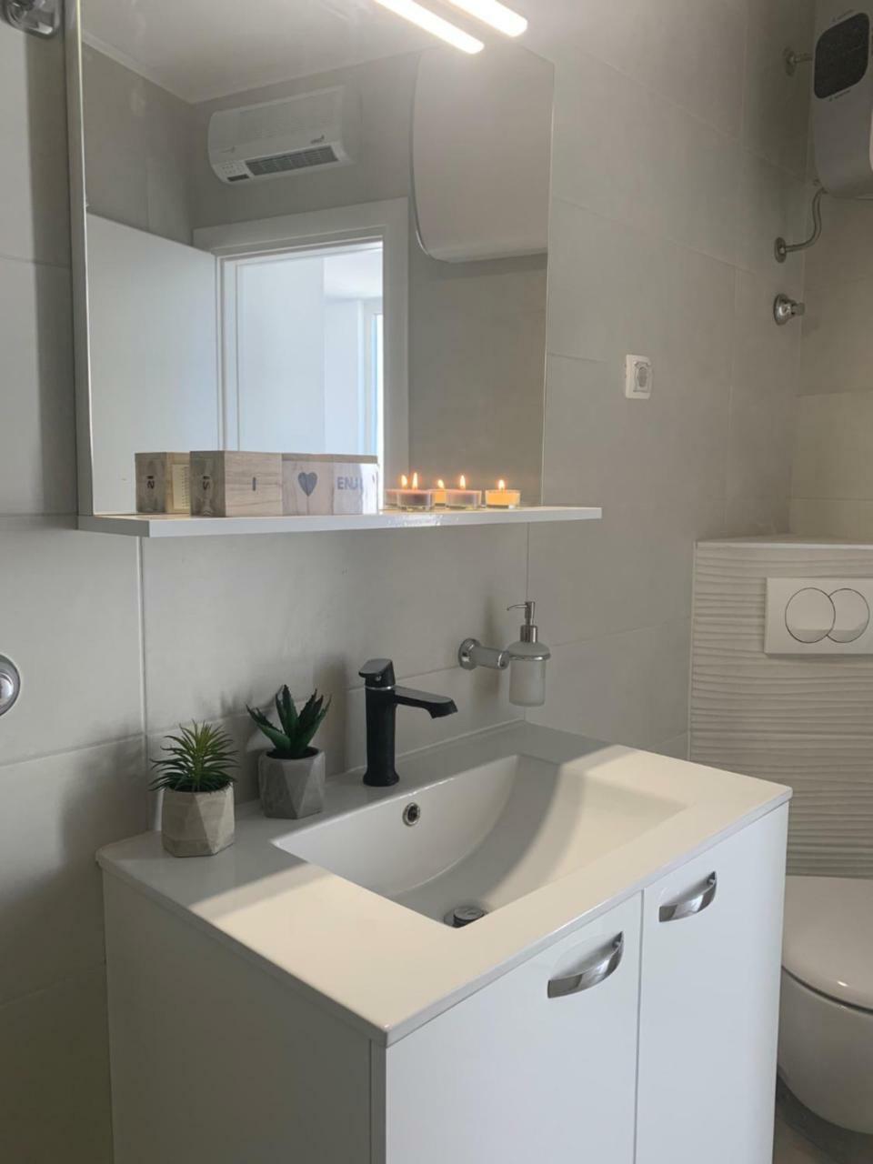 שיבניק Modern Apartments Day מראה חיצוני תמונה