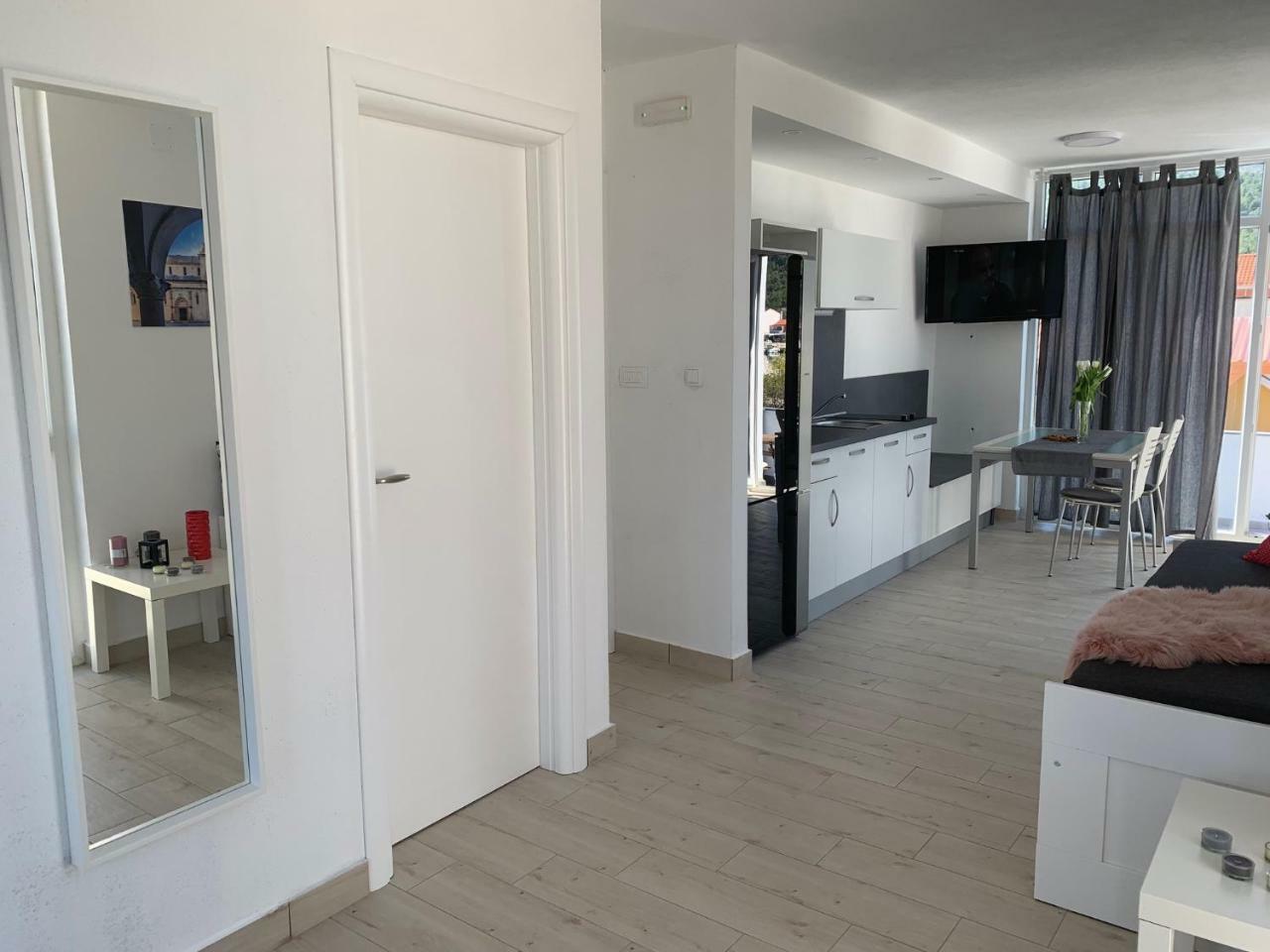 שיבניק Modern Apartments Day מראה חיצוני תמונה
